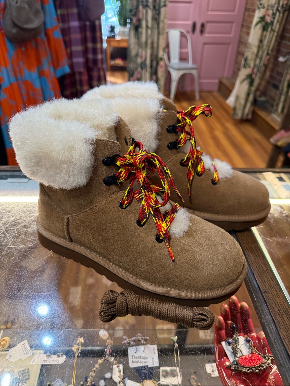 UGG women’s classic mini alpine lace boot in chestnut NWT size 6